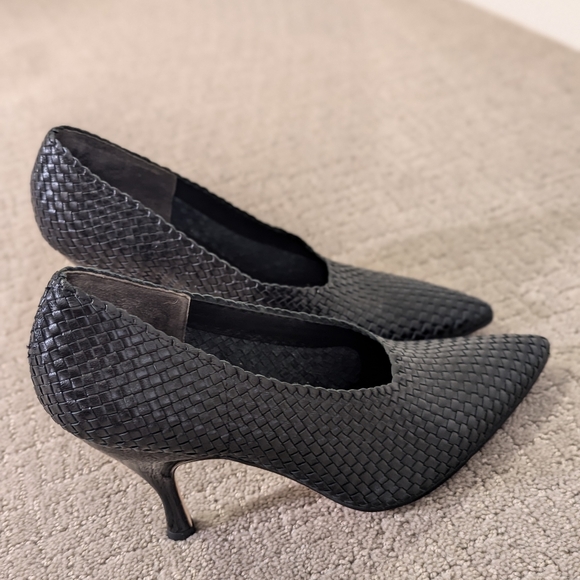 Tory Burch Black Heels Elegant Design - Picture 8 of 12